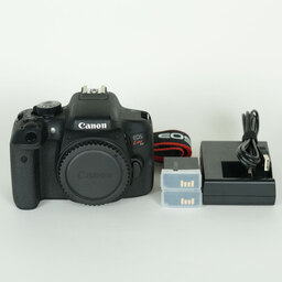 Canon EOS Kiss X8i
