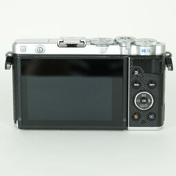 OLYMPUS PEN E-P7