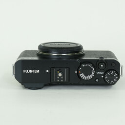 FUJIFILM X-E4