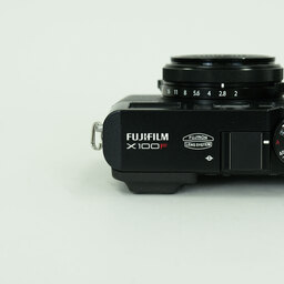 FUJIFILM X100F ブラック FUJIFILM X100F ブラック