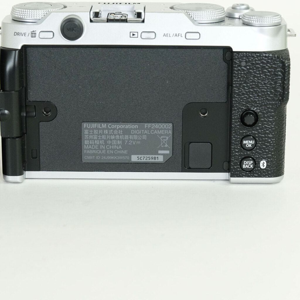 FUJIFILM X-M5
