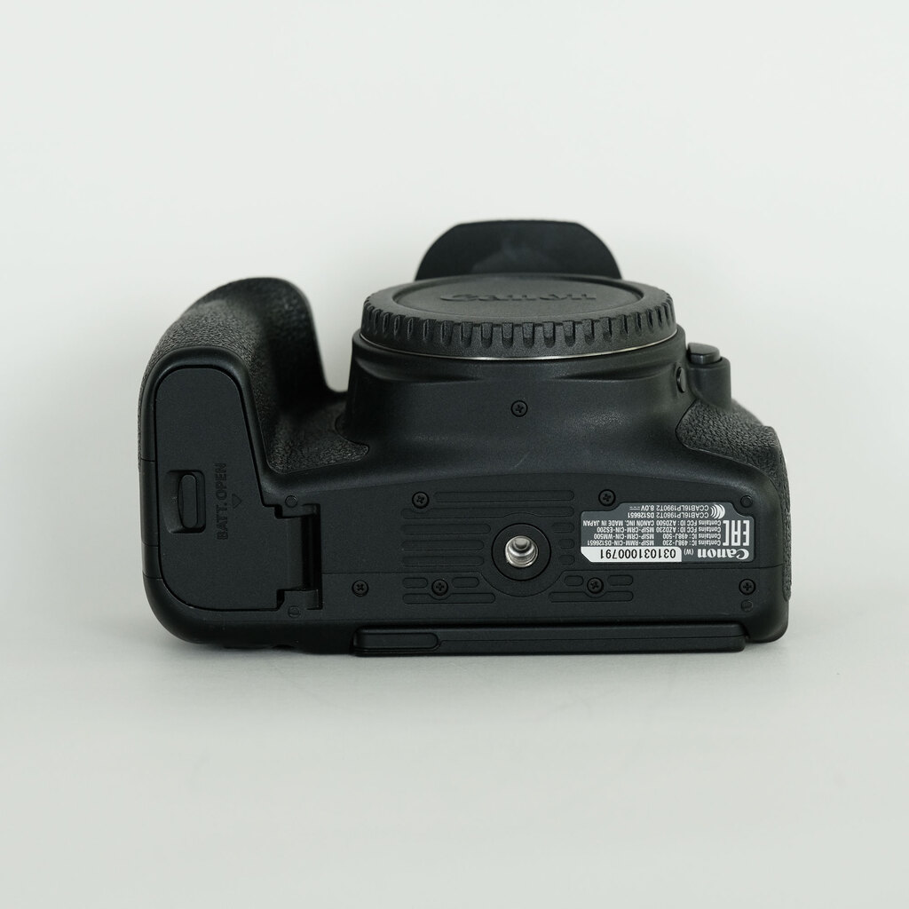 Canon EOS 9000D