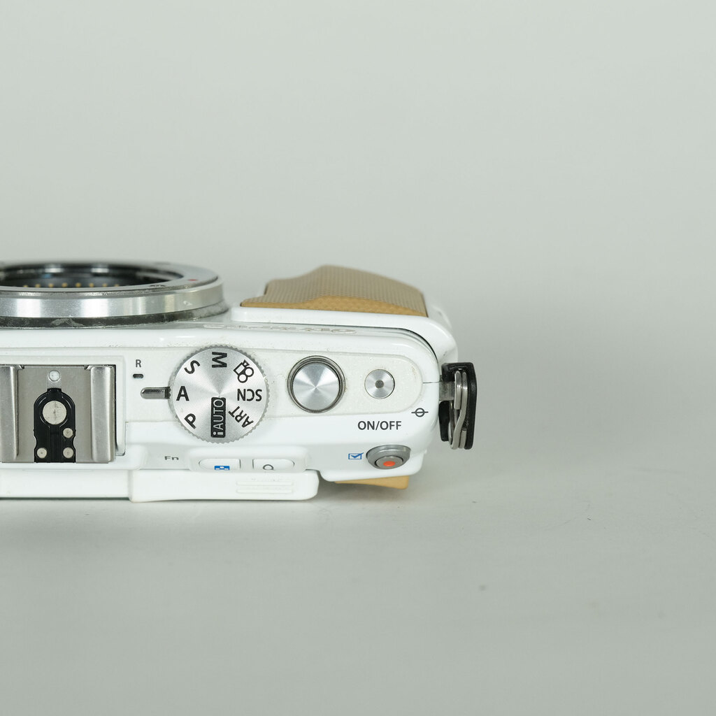 OLYMPUS PEN Lite E-PL5 ボディ ホワイト