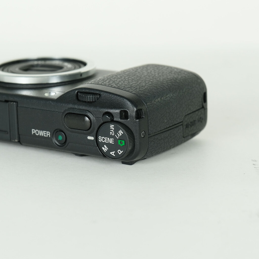 RICOH GR DIGITAL IIの出品 | ONE SCENE（ワンシーン）