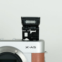 FUJIFILM X-A5 ボディ ブラウン