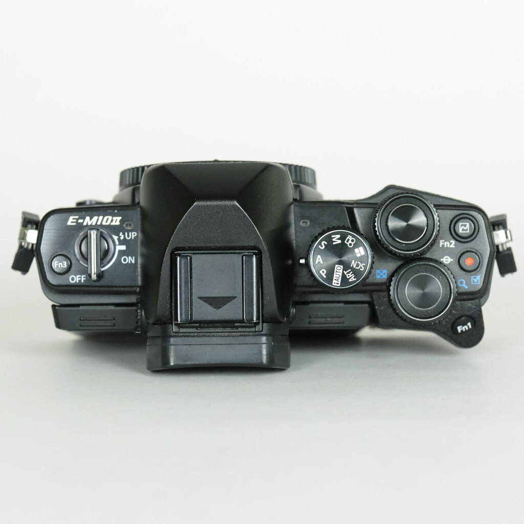 OLYMPUS OM-D E-M10 Mark II