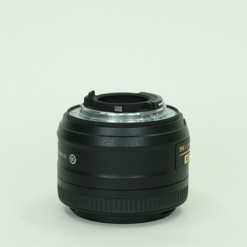 Nikon AF-S DX NIKKOR 35mm f/1.8G Nikon AF-S DX NIKKOR 35mm f/1.8G