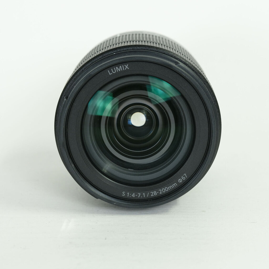 Panasonic LUMIX S 28-200mm F4-7.1 MACRO O.I.S.