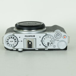 FUJIFILM X-M5