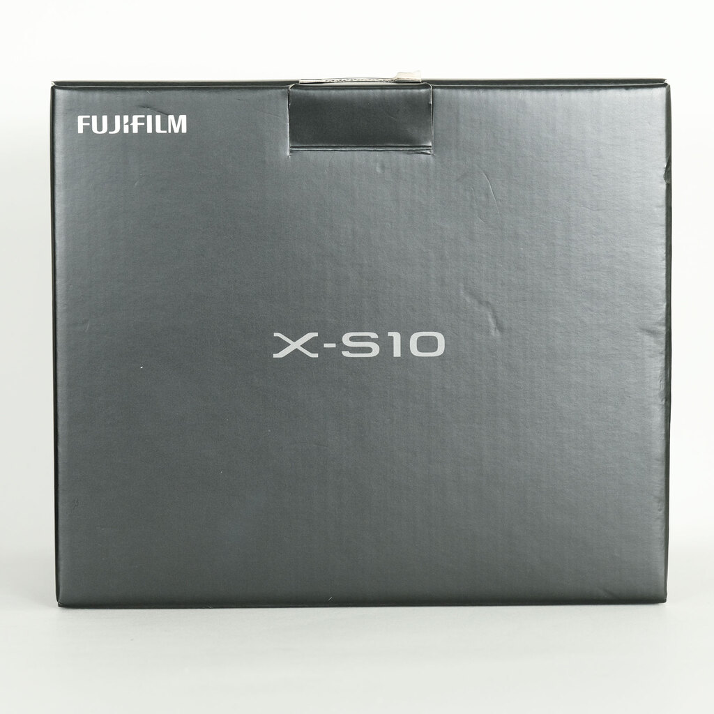 FUJIFILM X-S10