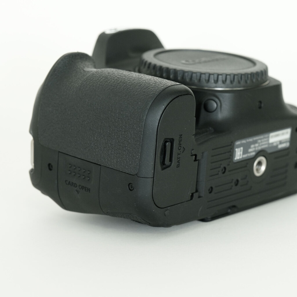 Canon EOS 90D