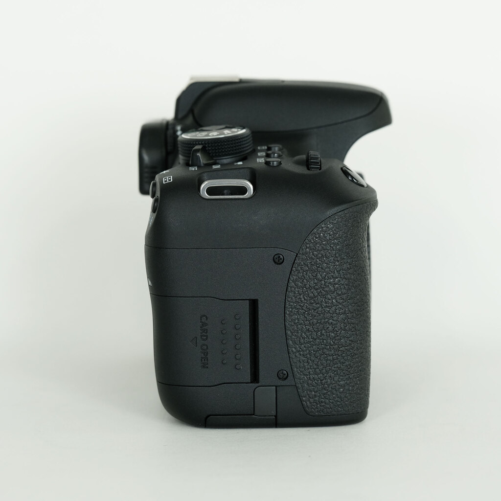 Canon EOS Kiss X8i Canon EOS Kiss X8i