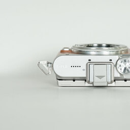 OLYMPUS PEN E-PL8 ボディ ブラウン