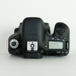 Canon EOS 9000D