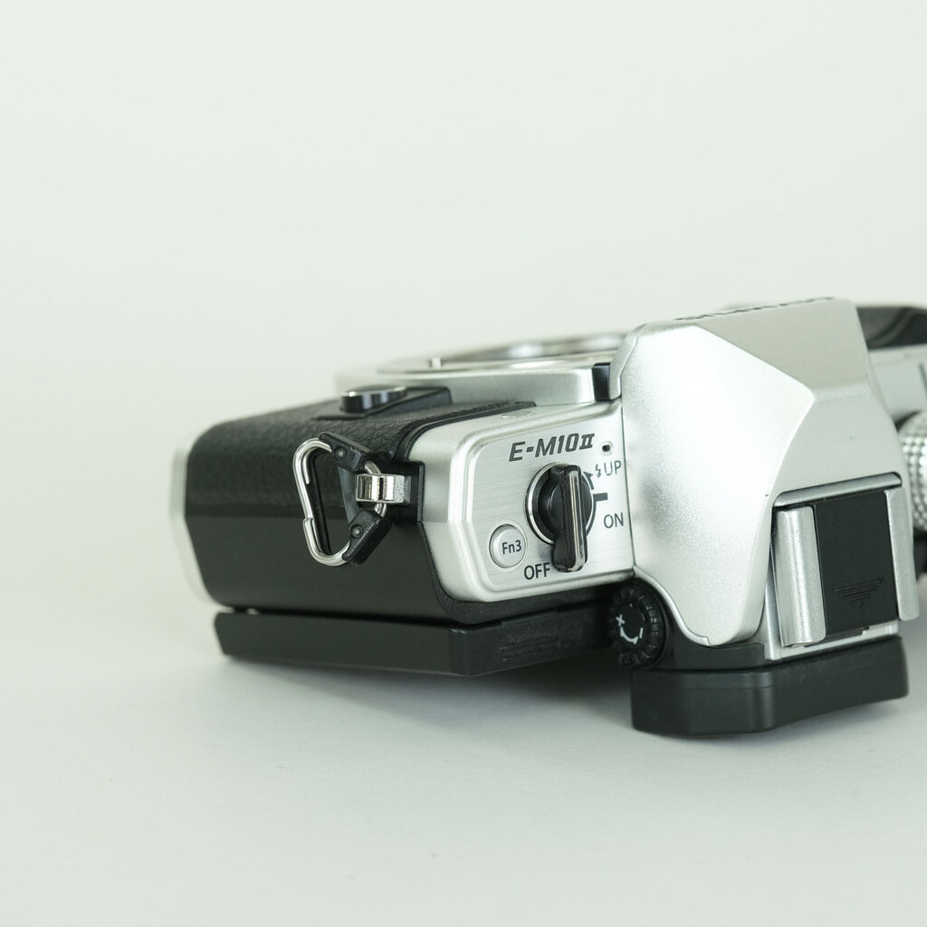 OLYMPUS OM-D E-M10 Mark II