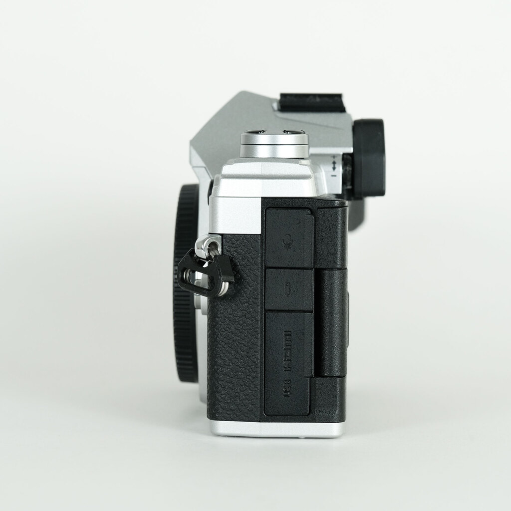 OLYMPUS OM-D E-M5 Mark III