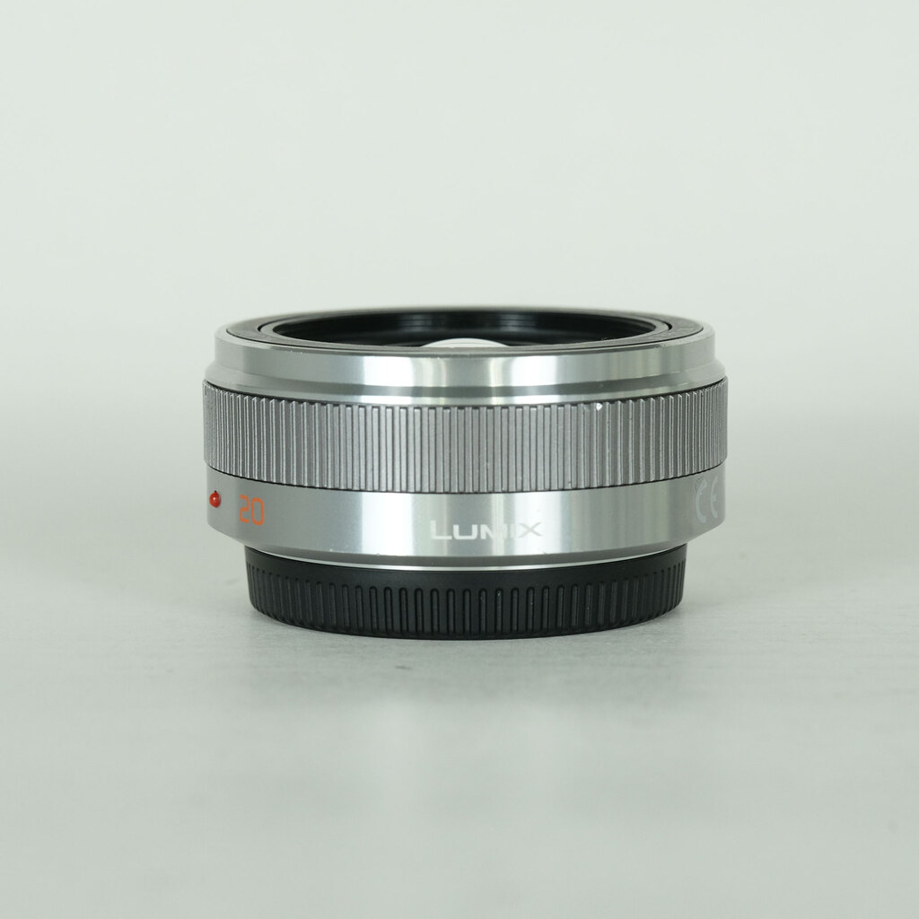 LUMIX G 20mm/F1.7 II ASPH. H-H020A-S [シルバー] 中古価格比較