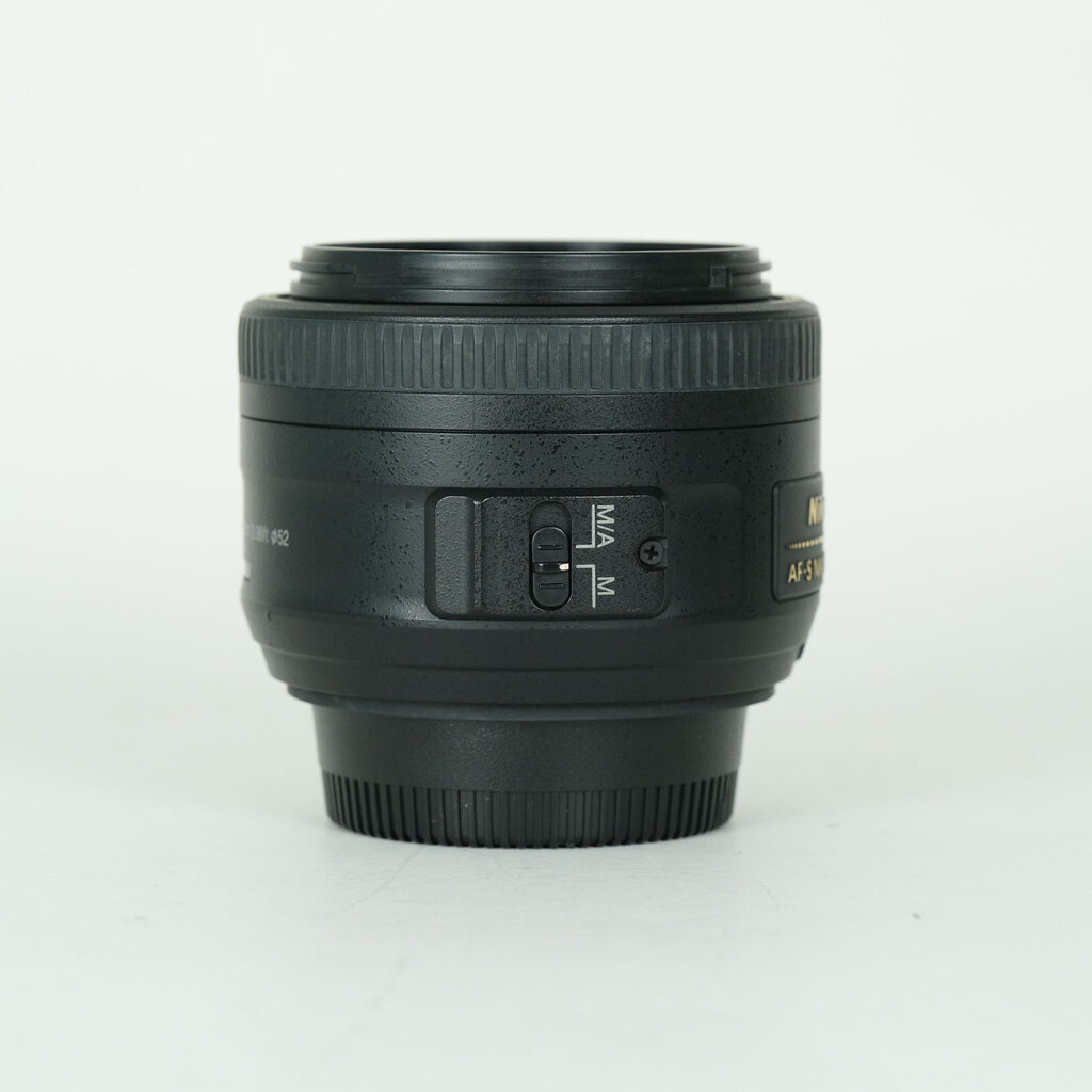 Nikon AF-S DX NIKKOR 35mm f/1.8G