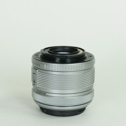 OLYMPUS M.ZUIKO DIGITAL 14-42mm F3.5-5.6IIR シルバー OLYMPUS M.ZUIKO DIGITAL 14-42mm F3.5-5.6IIR シルバー