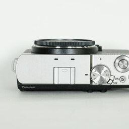 Panasonic LUMIX DC-S9