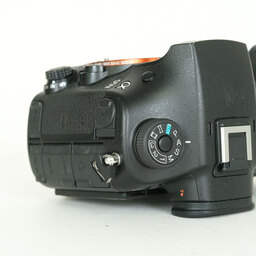 SONY α99II（ILCA-99M2）