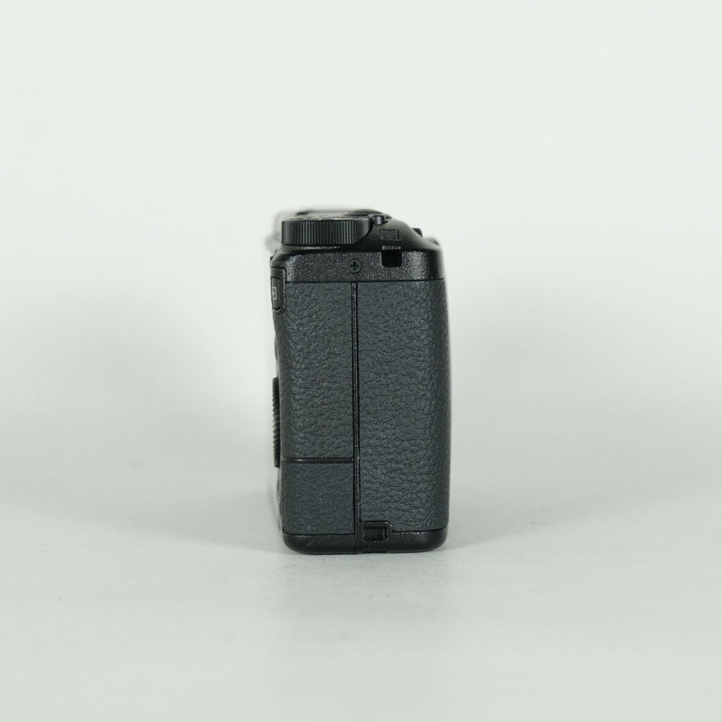 RICOH GR IIIxの出品 | ONE SCENE（ワンシーン）