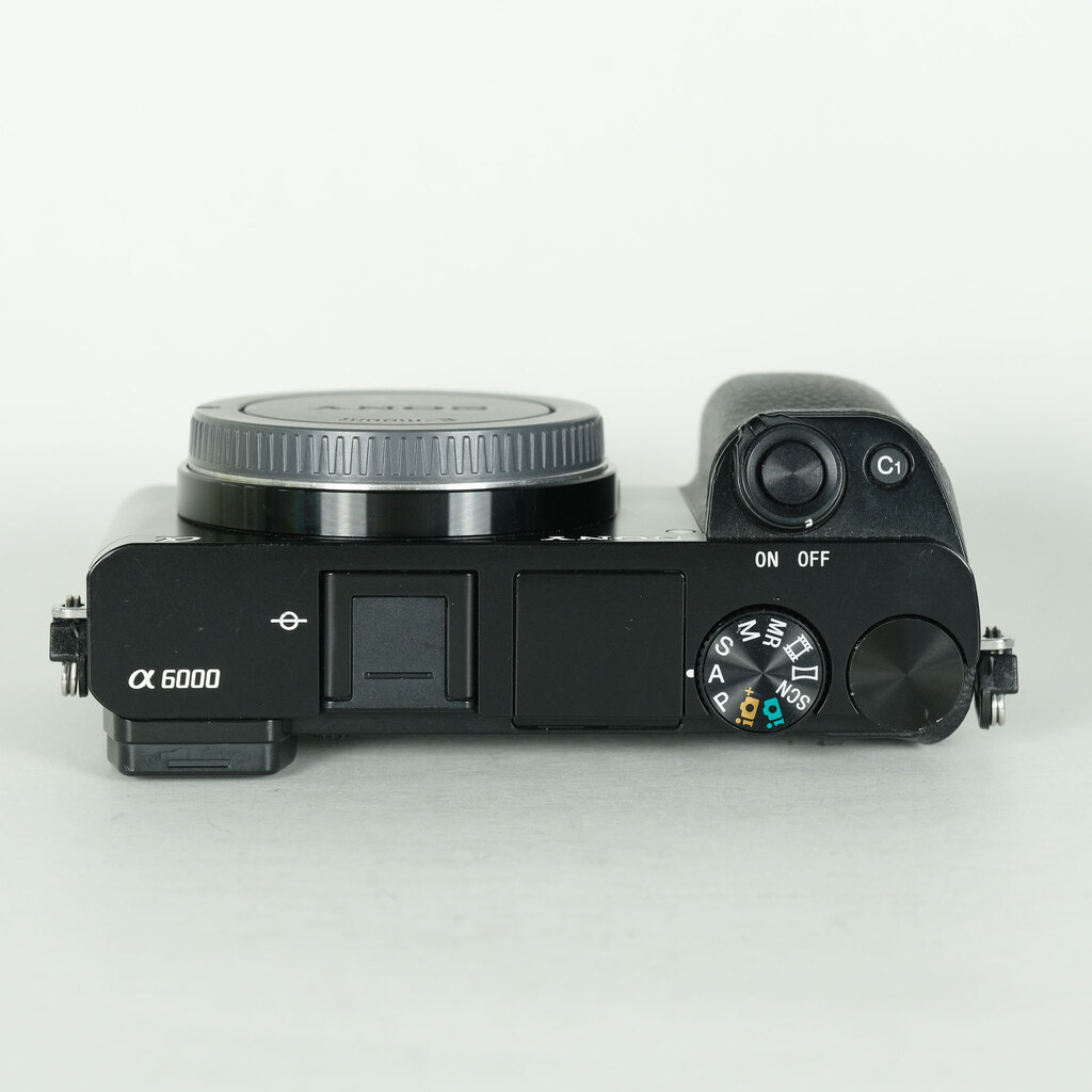 SONY α6000（ILCE-6000）の出品 | ONE SCENE（ワンシーン）