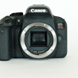 Canon EOS Kiss X9i