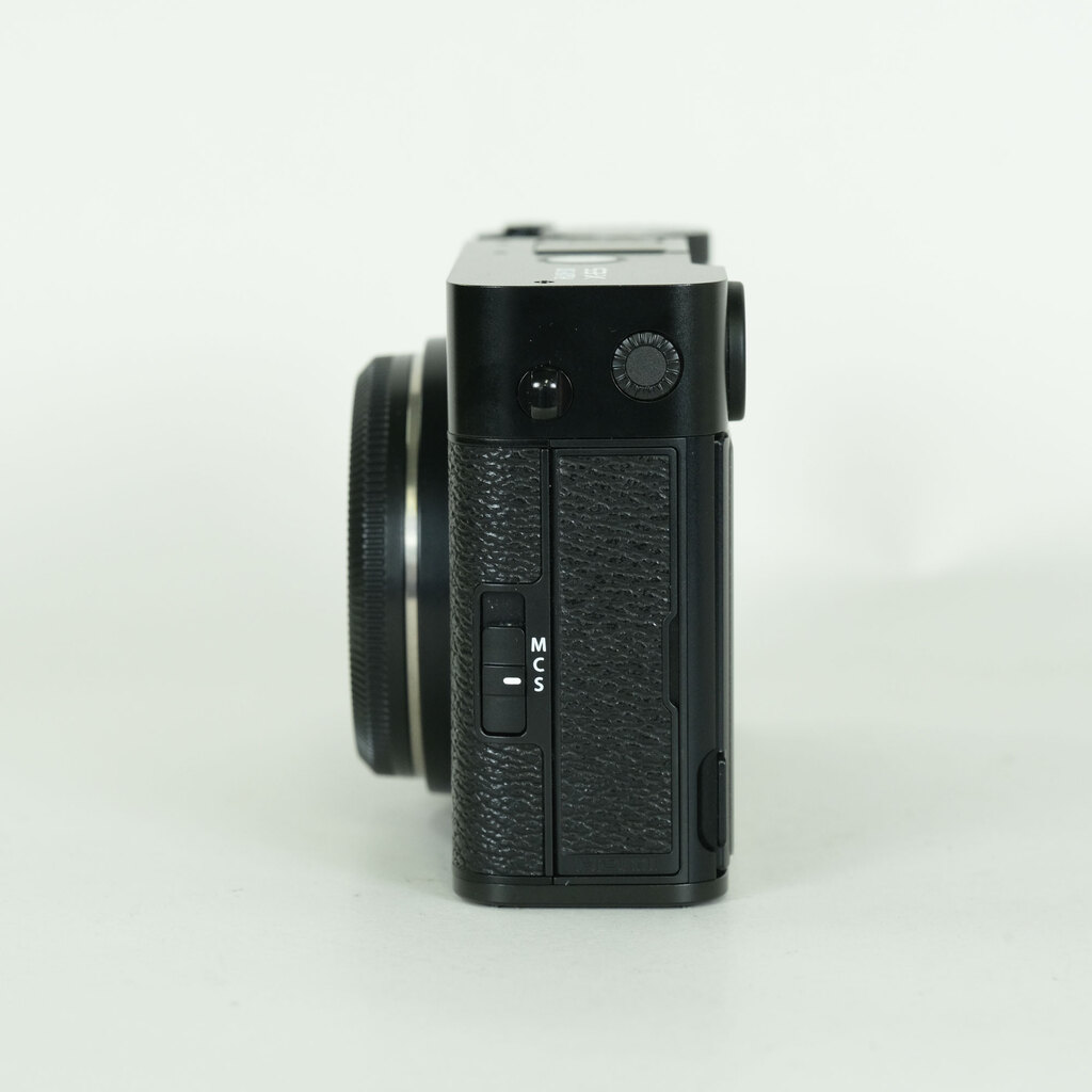FUJIFILM X-E5