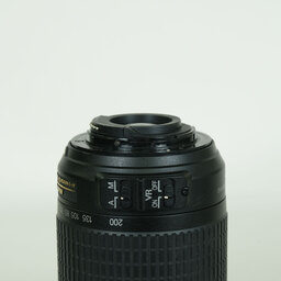 Nikon AF-S DX VR Zoom-Nikkor 55-200mm F4-5.6G IF-ED Nikon AF-S DX VR Zoom-Nikkor 55-200mm F4-5.6G IF-ED