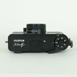 FUJIFILM X half X-HF1