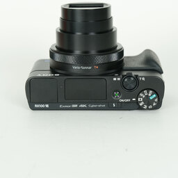 SONY Cyber-shot DSC-RX100M7