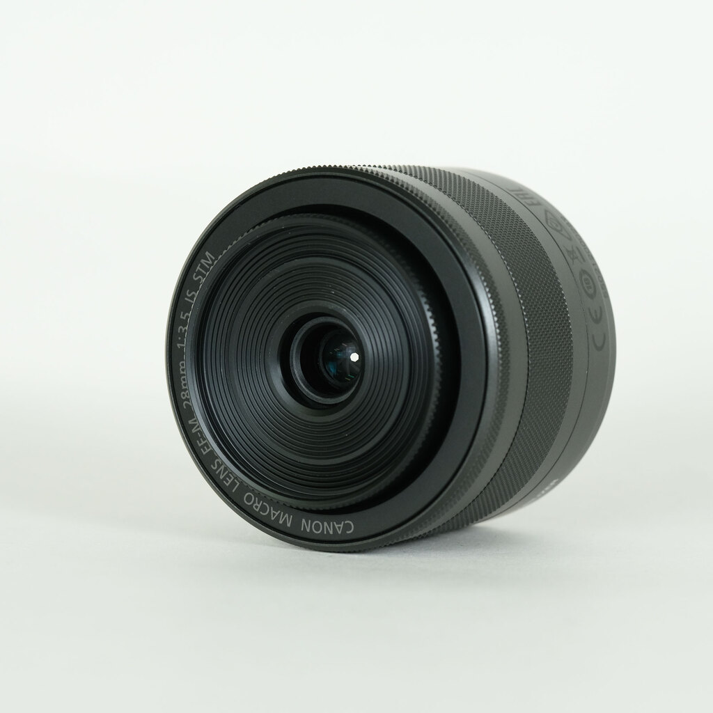 Canon EF-M28mm F3.5 マクロ IS STM