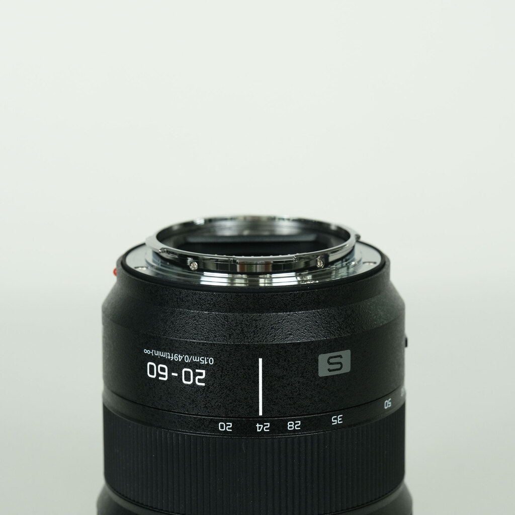 LUMIX S 20-60mm レンズ 美品 Panasonic LUMIX S 20-60mm F3.5-5.6の出品 | ONE SCENE（ワンシーン）