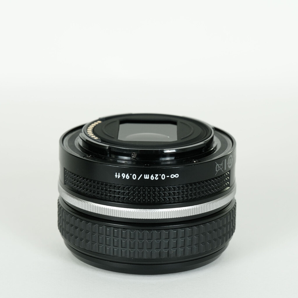 Nikon NIKKOR Z 40mm f/2 Nikon NIKKOR Z 40mm f/2