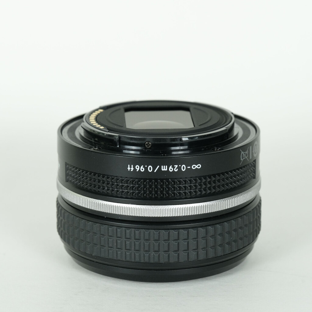 Nikon NIKKOR Z 40mm f/2 Nikon NIKKOR Z 40mm f/2