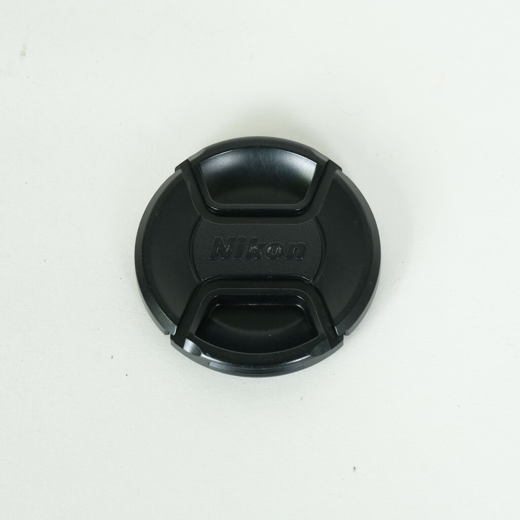 Nikon AF-S DX NIKKOR 16-85mm F3.5-5.6G ED VR Nikon AF-S DX NIKKOR 16-85mm F3.5-5.6G ED VR