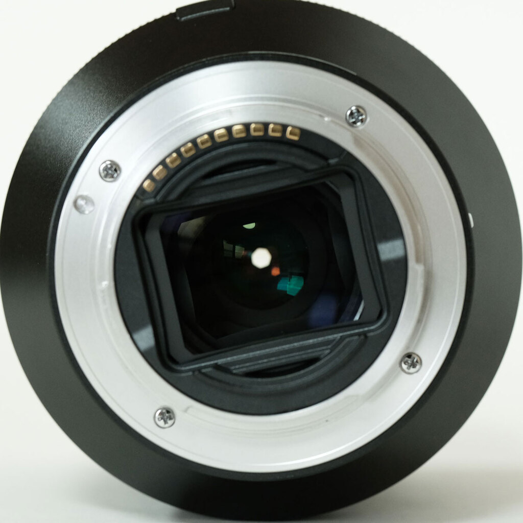 SONY FE 24-240mm F3.5-6.3 OSS SEL24240