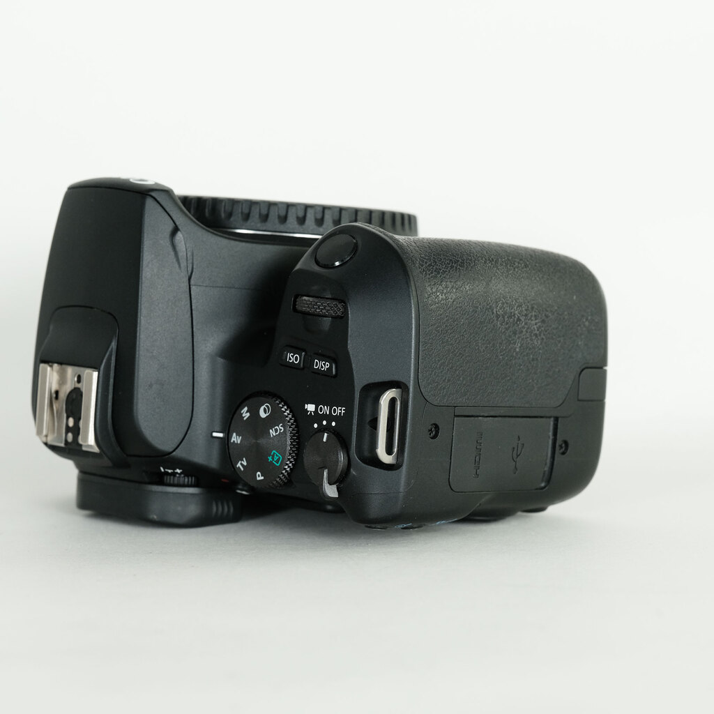 Canon EOS Kiss X10