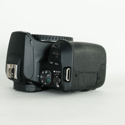 Canon EOS Kiss X10