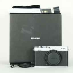 FUJIFILM X-E4