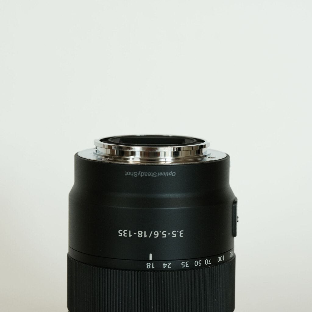 SONY E 18-135mm F3.5-5.6 OSS SEL18135の出品 | ONE SCENE（ワンシーン）