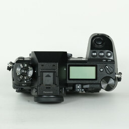 Panasonic LUMIX DC-S1 Panasonic LUMIX DC-S1