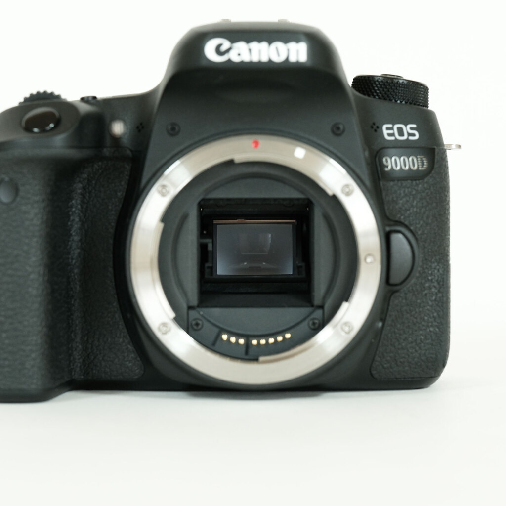 Canon EOS 9000D