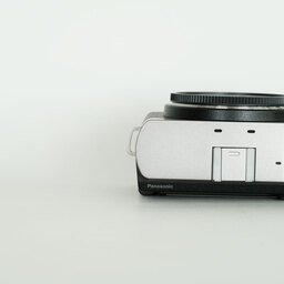 Panasonic LUMIX DC-S9