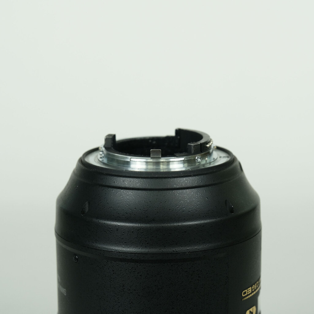 Nikon AF-S VR Micro-Nikkor 105mm f/2.8G IF-ED Nikon AF-S VR Micro-Nikkor 105mm f/2.8G IF-ED