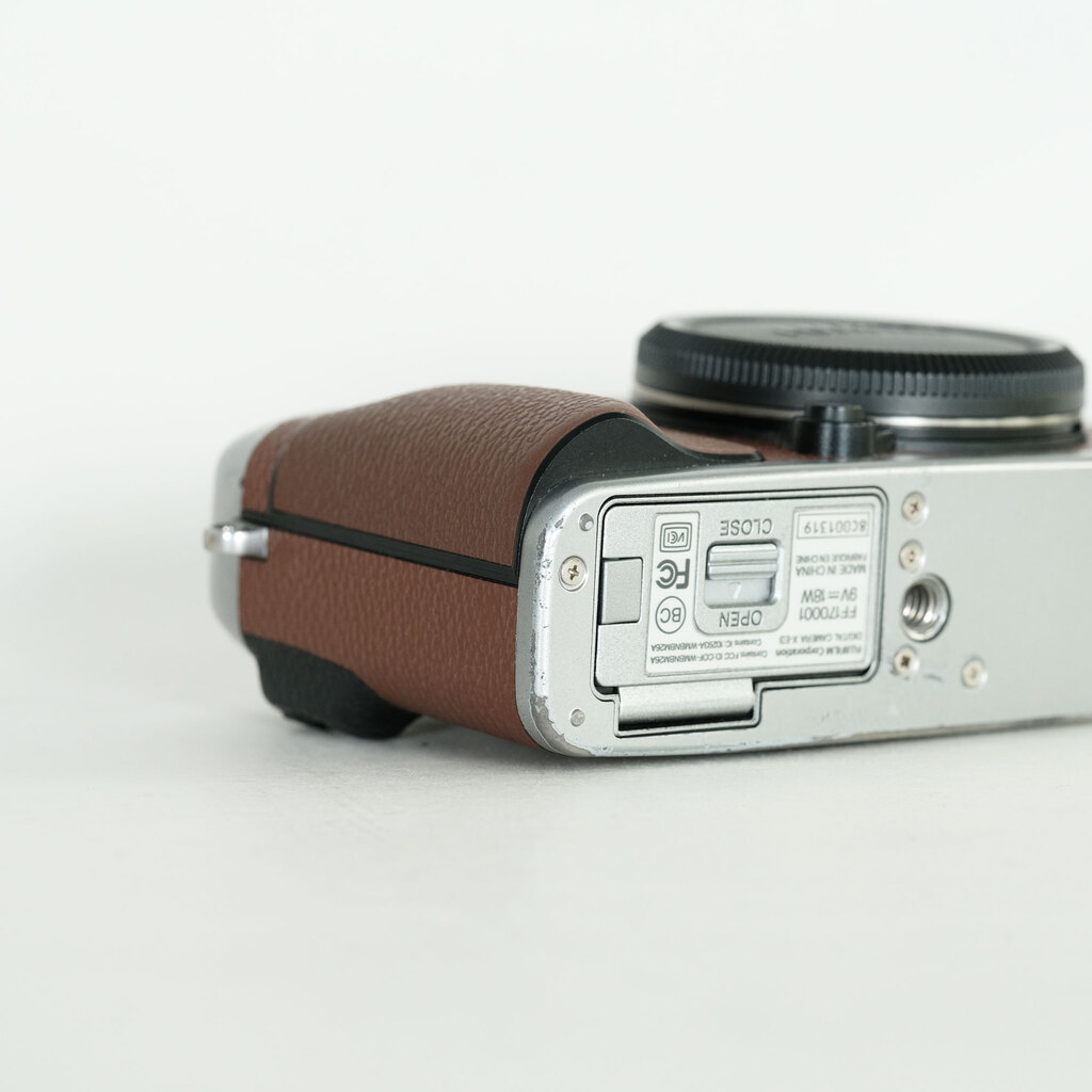 FUJIFILM X-E3 ボディ ブラウン