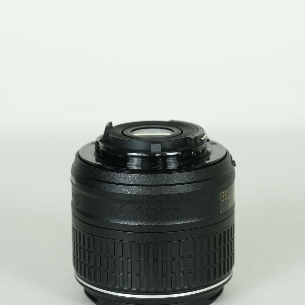 Nikon AF-S DX NIKKOR 18-55mm f3.5-5.6G VR IIの出品 | ONE SCENE