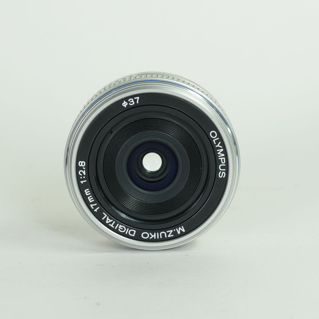 OLYMPUS M.ZUIKO DIGITAL 17mm F2.8 シルバー