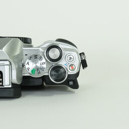 OLYMPUS OM-D E-M10 Mark IV